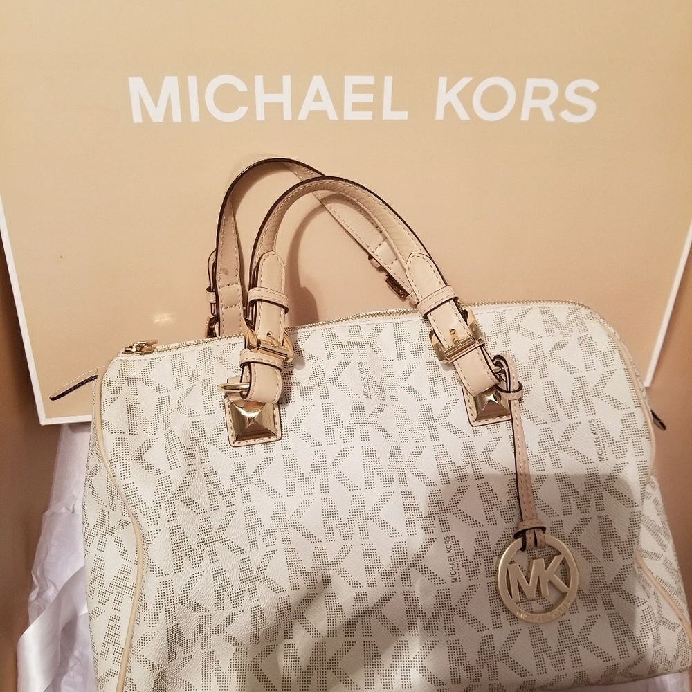 Michael Kors Signature Monogram